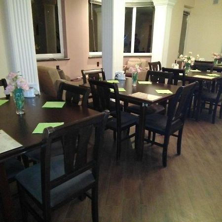 Gem Hostel 耶烈万 外观 照片