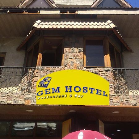 Gem Hostel 耶烈万 外观 照片