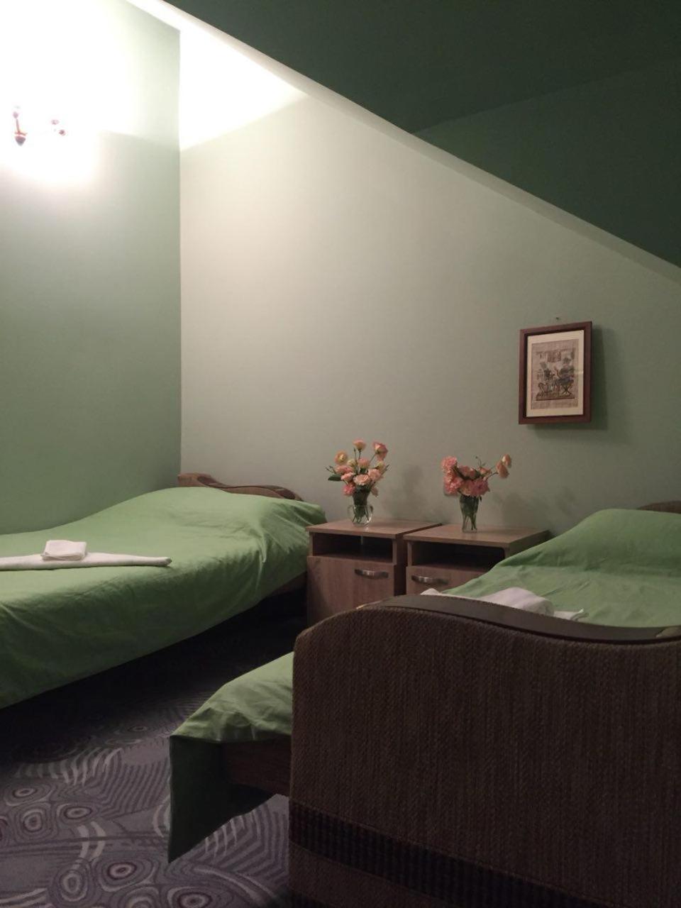 Gem Hostel 耶烈万 外观 照片