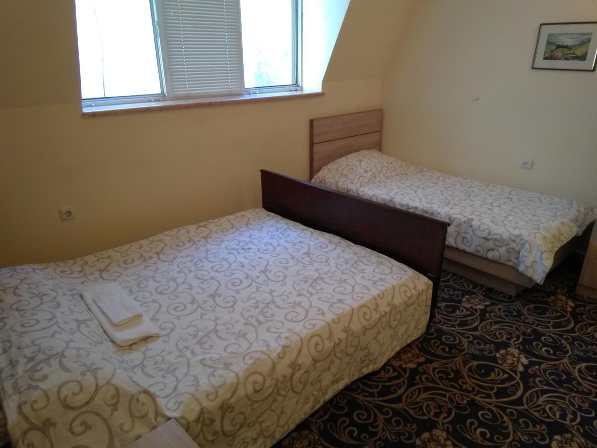 Gem Hostel 耶烈万 外观 照片